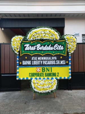 Papan Bunga Duka di Yal