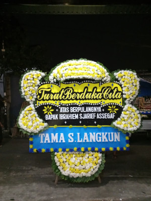 Papan Bunga Duka di Yal