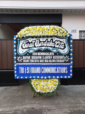 Papan Bunga Duka di Yal